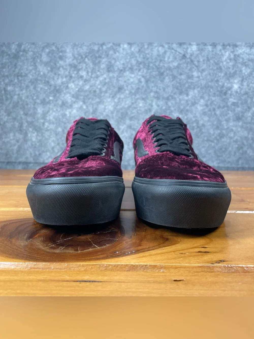 Vans Old Skool Platform Mens 7 / Womens Size 8.5 Crushed Velvet Burgundy Maroon